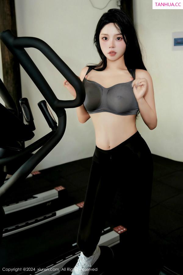   [XiuRen]高清写真图 2024.12.03 No.9540 麦田 健身房第13张图片